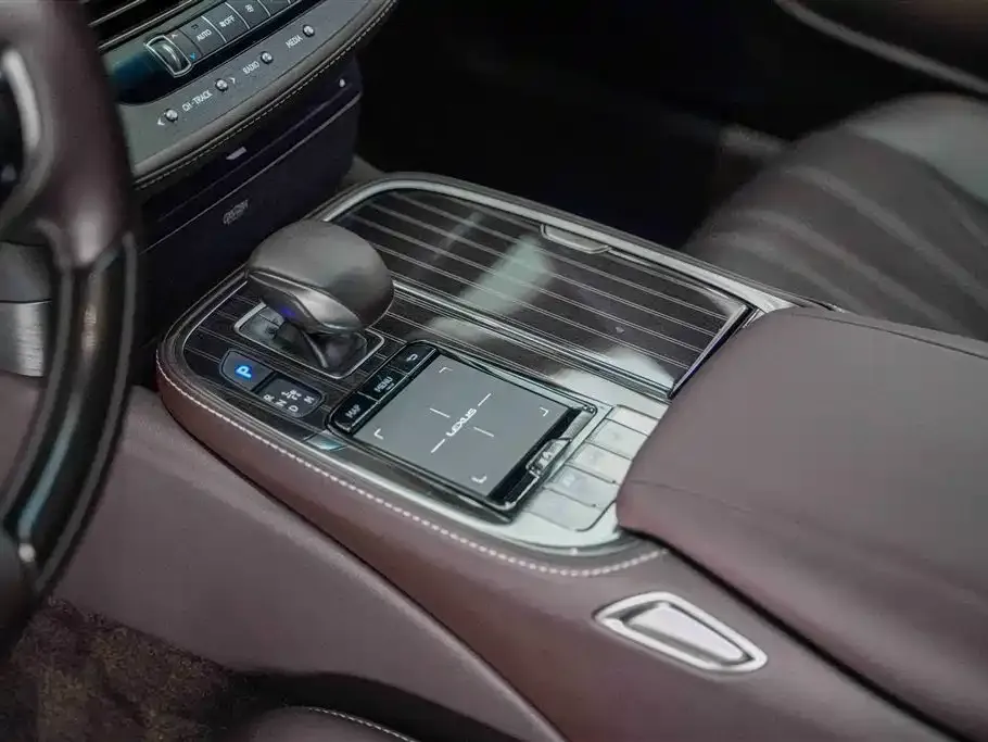 Lexus LS 500h Luxury (China VI) 2020 — фото 14