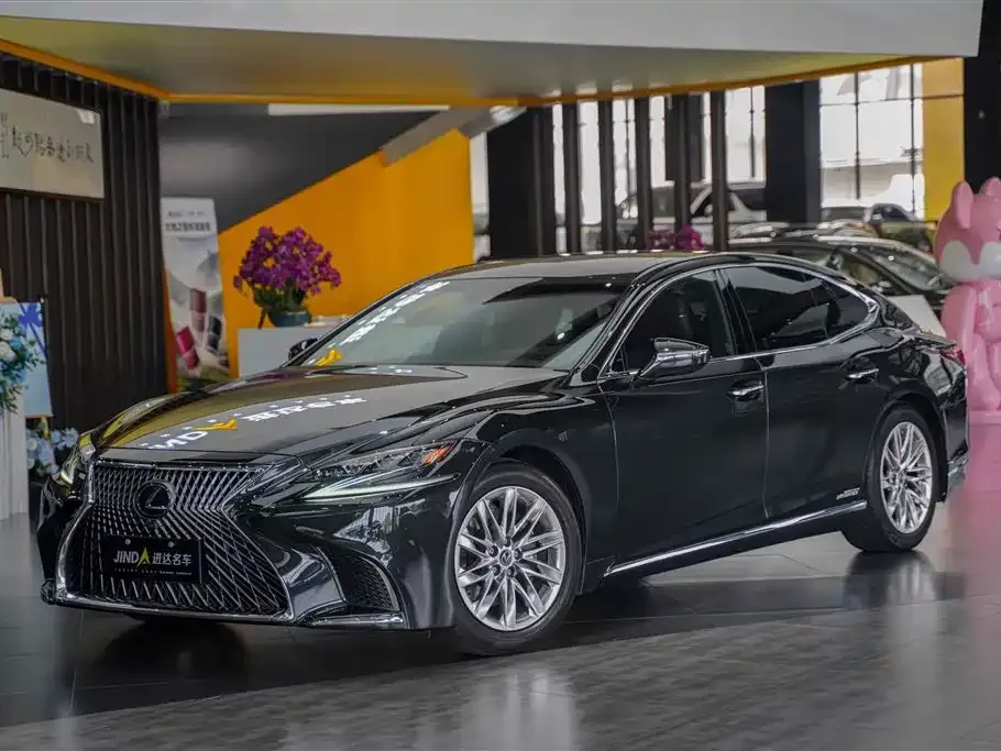 Lexus LS 500h Luxury (China VI) 2020