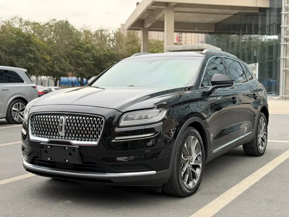 Lincoln Nautilus 2.0T AWD Exclusive Edition 2022