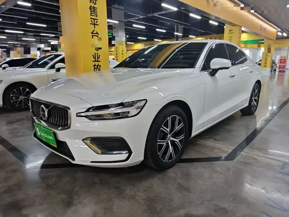 Volvo S60 B4 Smart Luxury Edition 2026