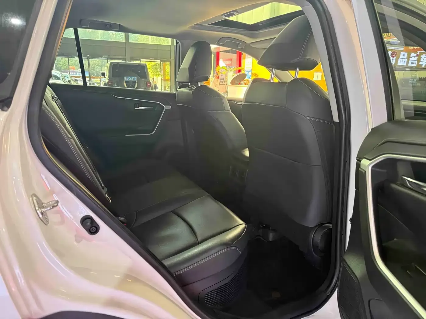 Toyota RAV4 Rongfang Hybrid 2.5L E-CVT 4WD Elite Plus Edition 2022 — фото 14