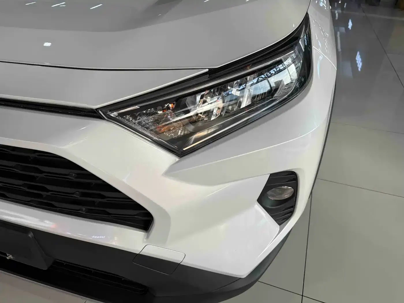 Toyota RAV4 Rongfang Hybrid 2.5L E-CVT 4WD Elite Plus Edition 2022 — фото 4