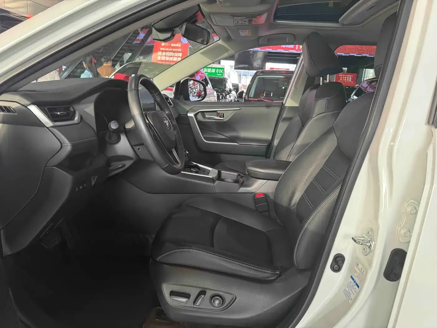 Toyota RAV4 Rongfang Hybrid 2.5L E-CVT 4WD Elite Plus Edition 2022 — фото 7