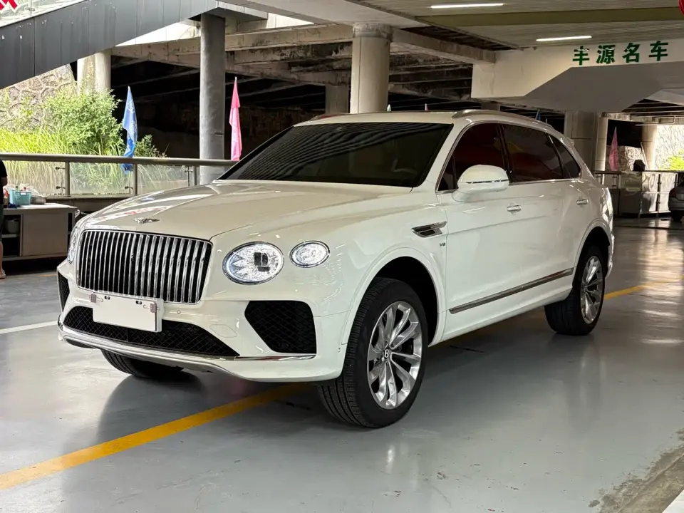 Bentley Bentayga 4.0T V8 Long Wheelbase Version 2024