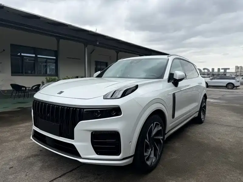 Lynk & Co 09 2.0T Halo 6-Seater 2022