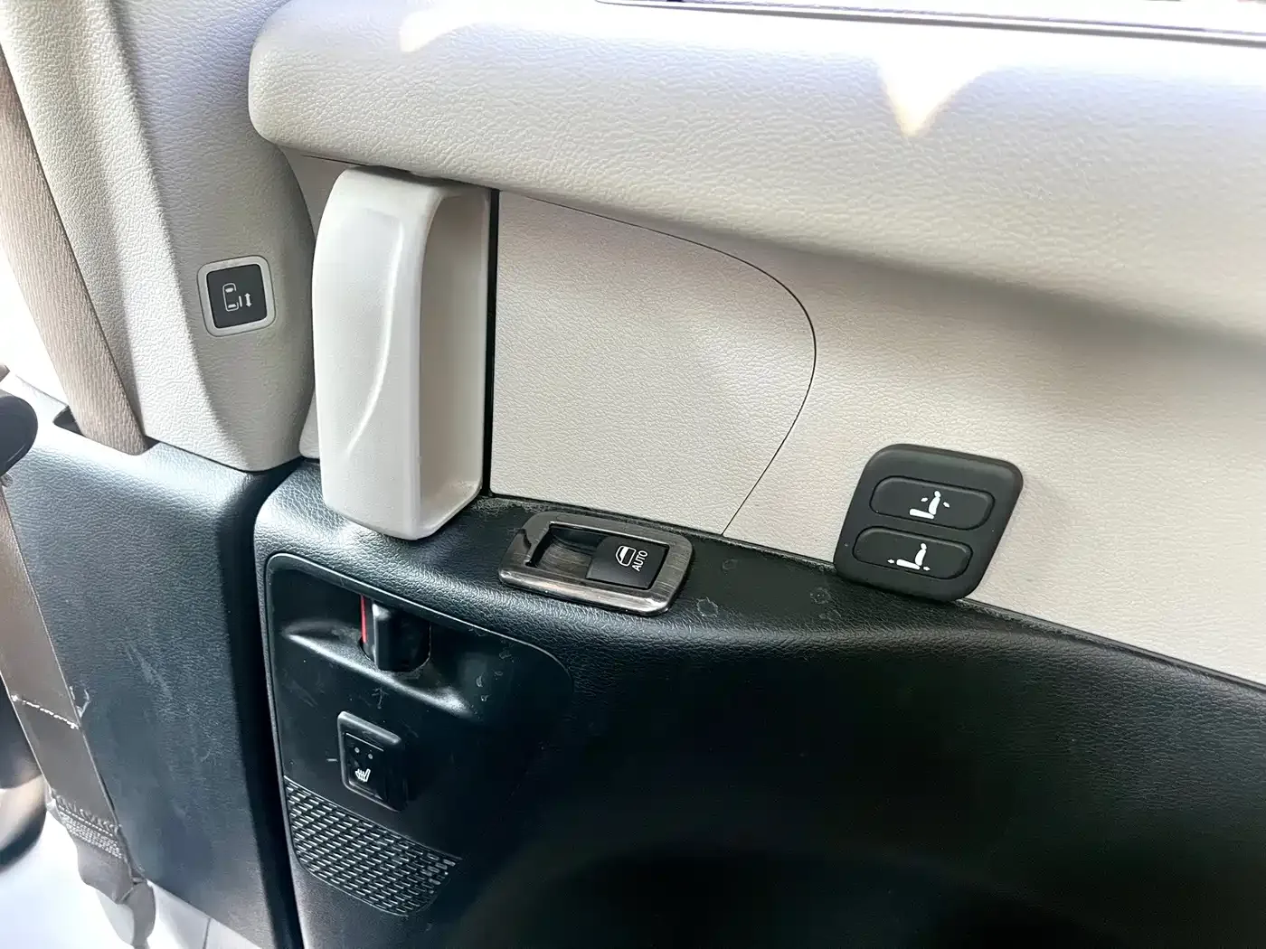 Chrysler Grand Voyager (Import) 3.6L Premium Edition 2019 — фото 35