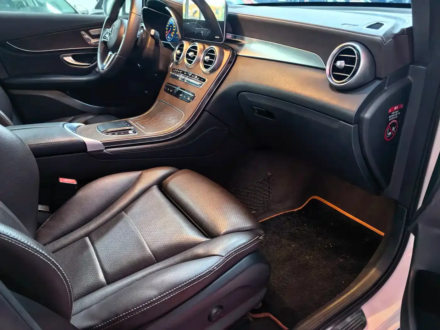 Mercedes-Benz GLC-Class GLC 260 L 4MATIC Luxury 2019 — фото 6