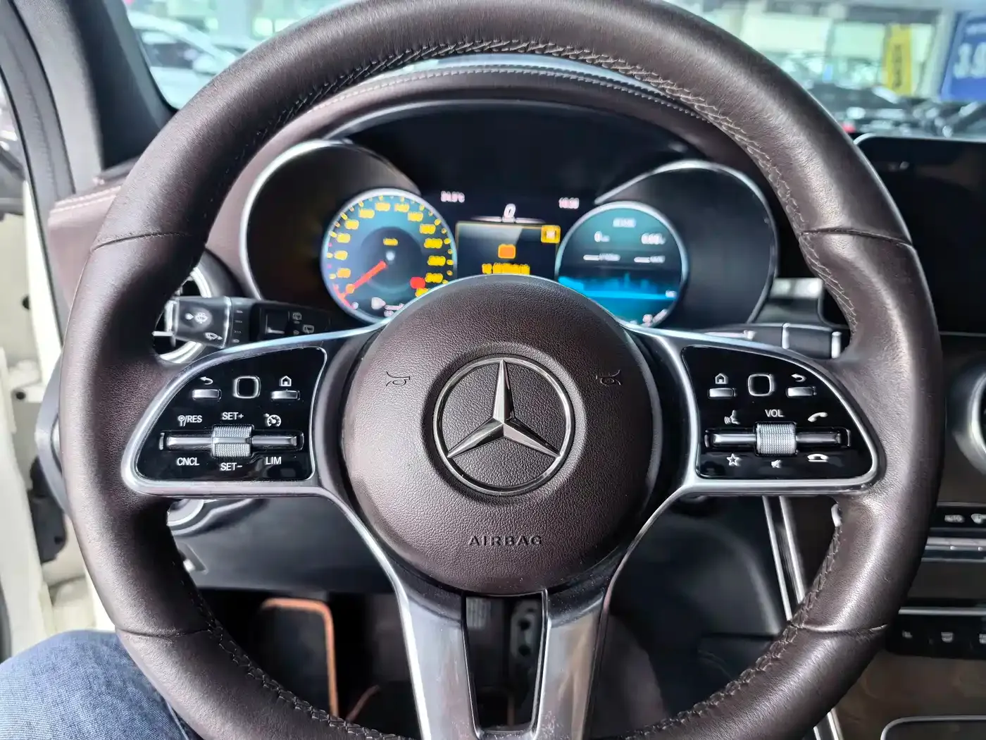 Mercedes-Benz GLC-Class GLC 260 L 4MATIC Luxury 2019 — фото 3