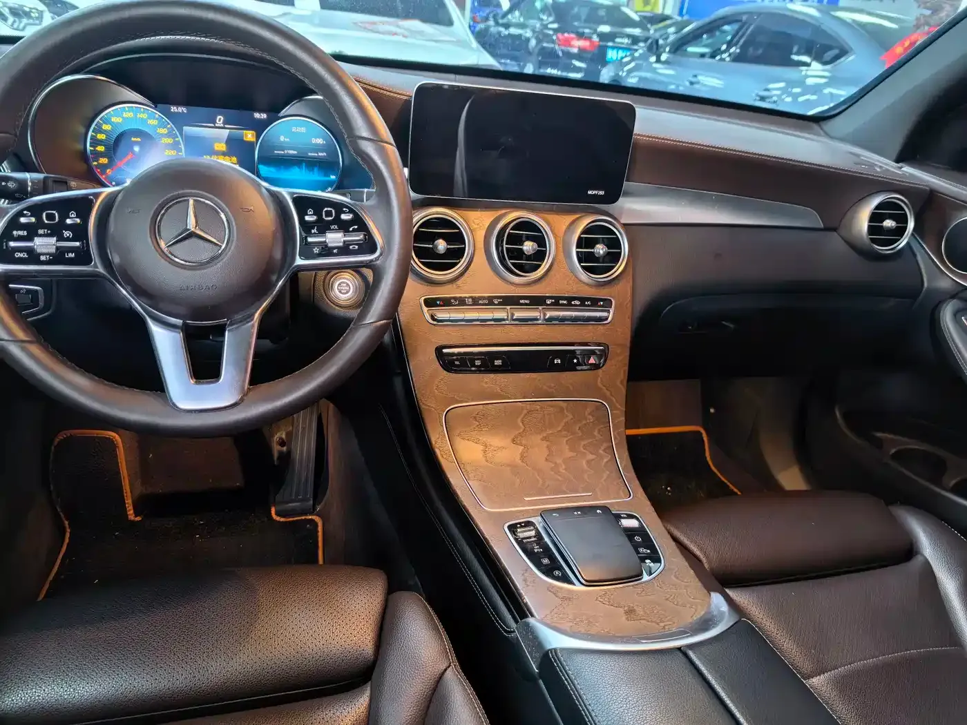 Mercedes-Benz GLC-Class GLC 260 L 4MATIC Luxury 2019 — фото 5