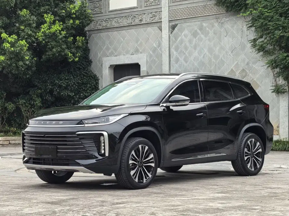 Exeed Lingyun 300T 2WD Starlight Edition 2024