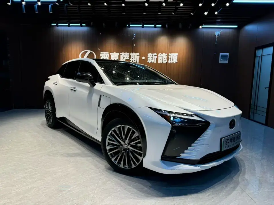 Lexus RZ 450e 4WD Premium 2023