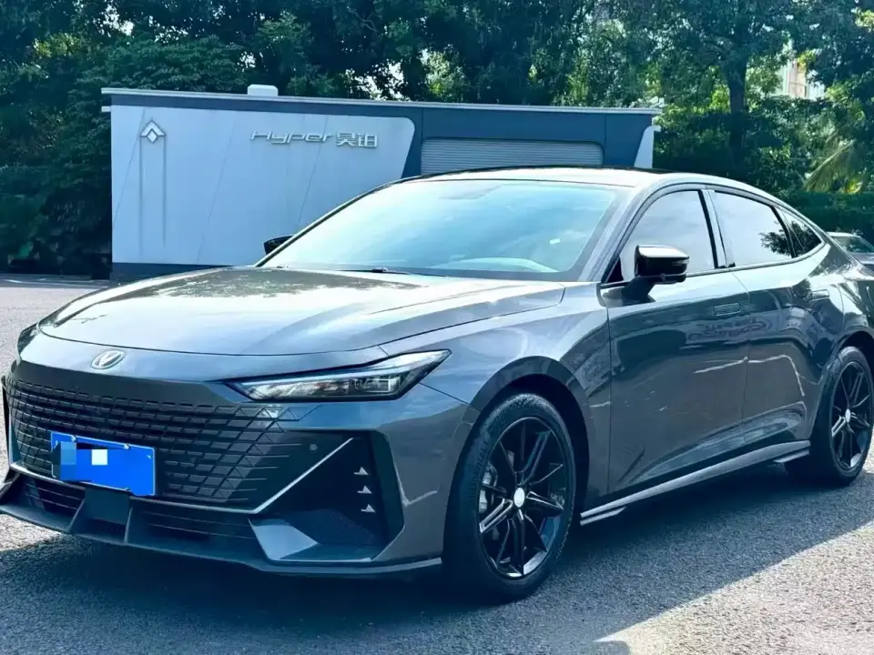 Changan UNI-V 1.5T Premium Model 2023