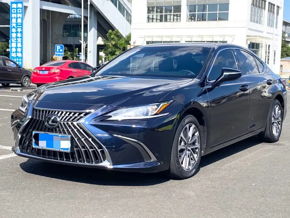 Lexus ES 200 Excellence Edition 2023