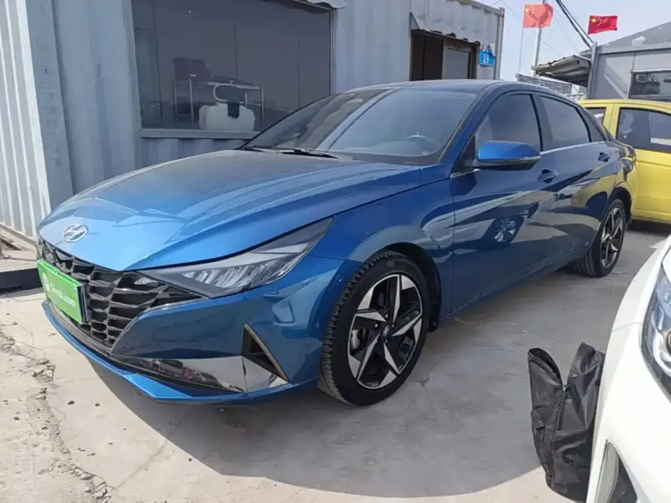 Hyundai Elantra 1.5L CVT LUX Premium Edition 2021