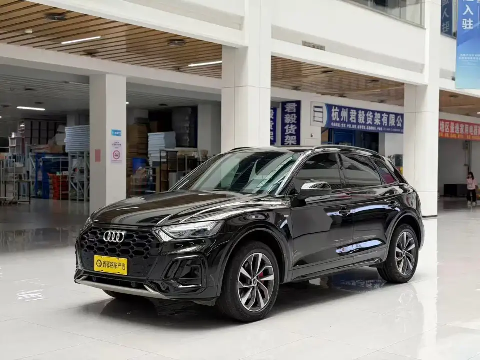 Audi Q5L Model 40 TFSI Luxury Dynamic 2024