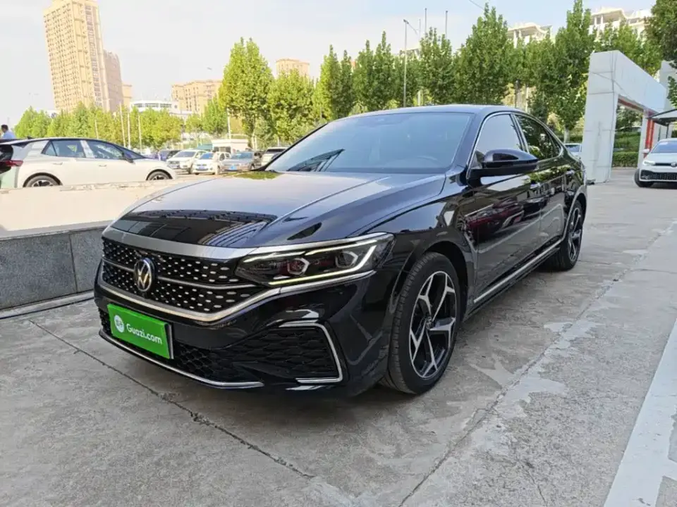 Volkswagen Passat 380TSI Starlight Dragon Glory Edition 2024