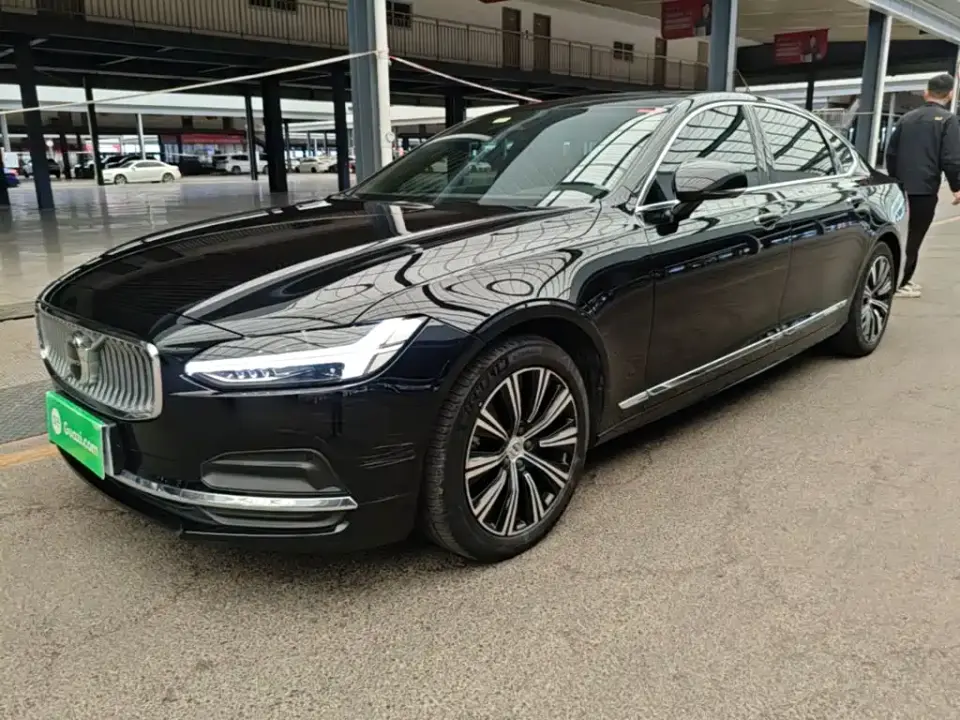 Volvo S90 B5 Momentum Luxury Edition 2021
