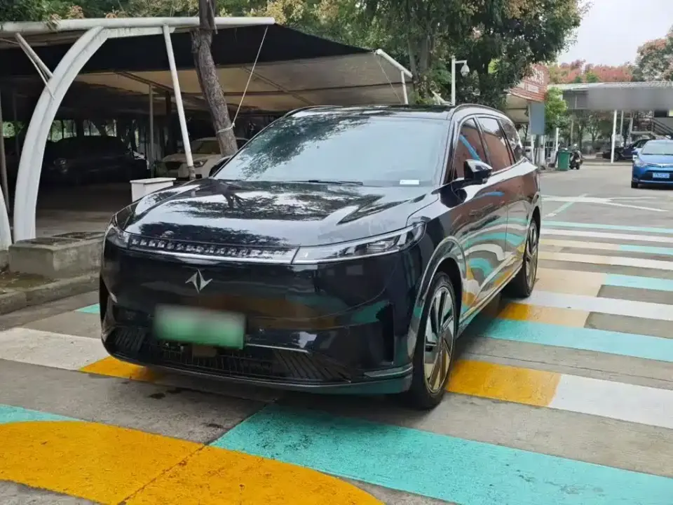 Dongfeng Yipai eπ008 636Ultra Ruyi Edition 5-Seater 2025
