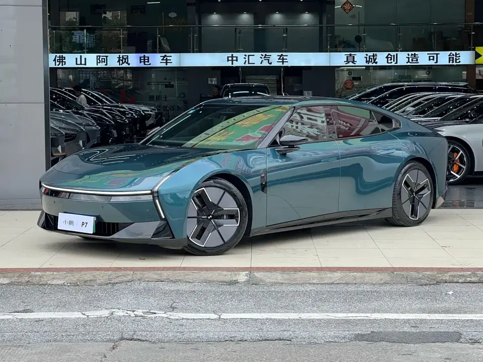 XPeng P7 702km Long Range Edition 2025