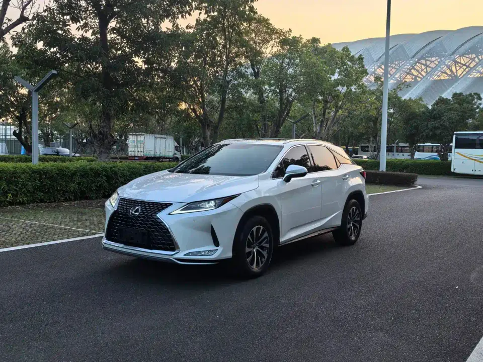 Lexus RX Facelift 300 2WD Elite Edition 2020