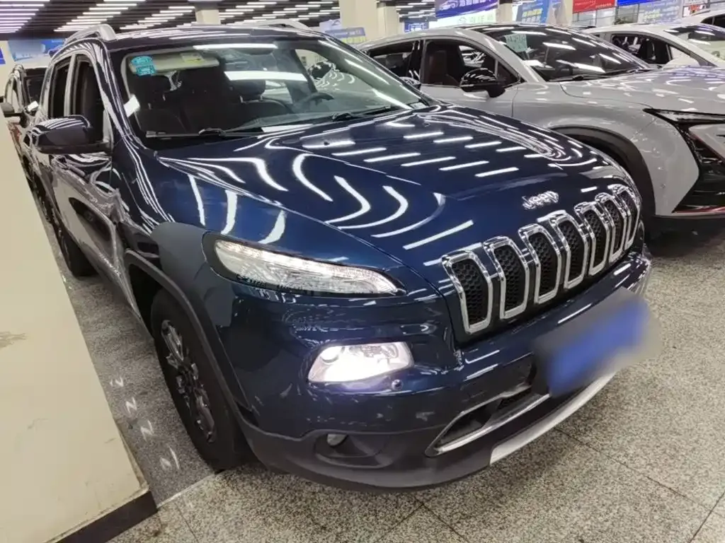 Jeep Cherokee 2.0L 2WD Classic Sport Edition 2020 — фото 4