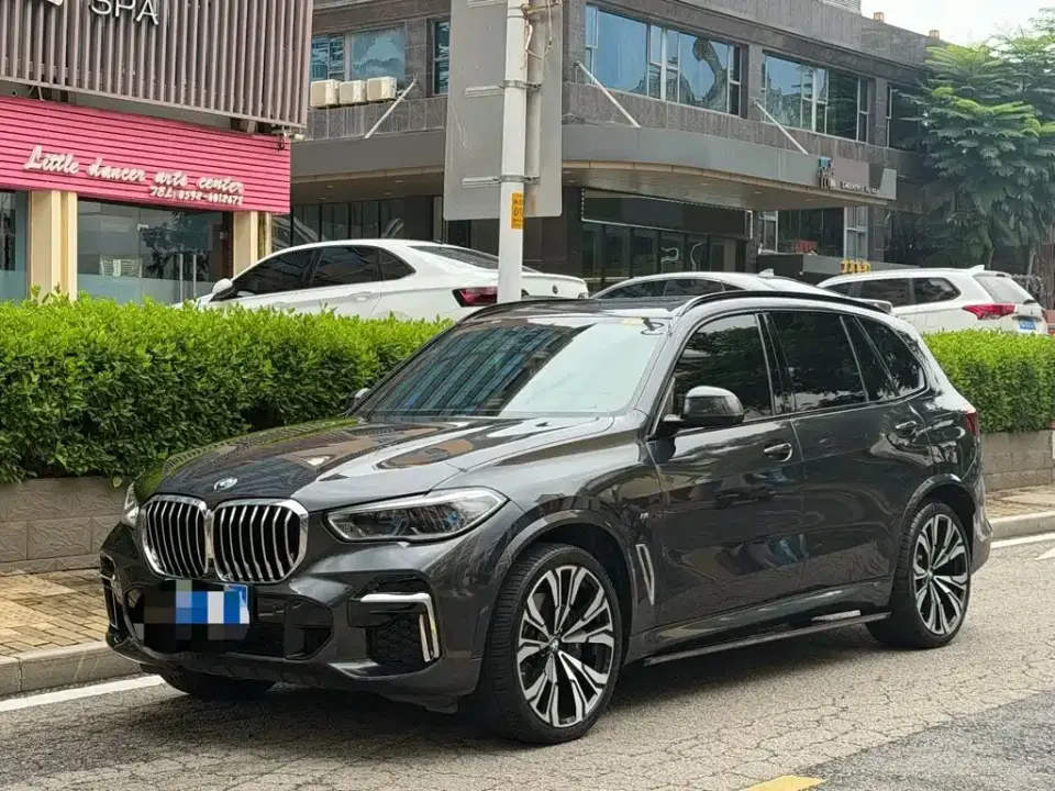 BMW X5 xDrive 40Li M Sport Package 2023