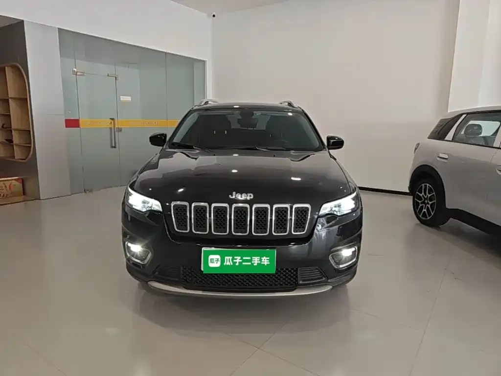 Jeep Cherokee 2.0T 2WD Leading Edition 2021 — фото 3