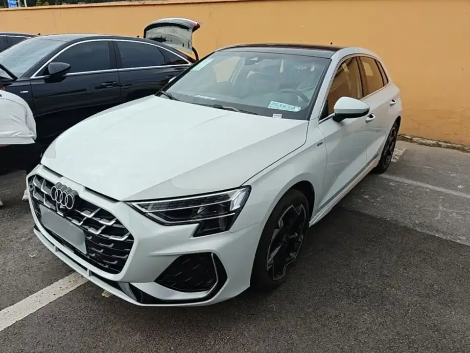 Audi A3 Facelift Sportback 35TFSI Flying Spur Premium 2026
