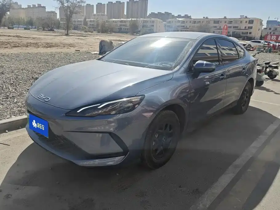 BYD Hai Bao 05 DM-i DM-i 128KM Luxury 2025