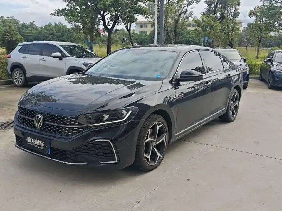 Volkswagen Passat 330TSI Starlight Elite Edition 2023