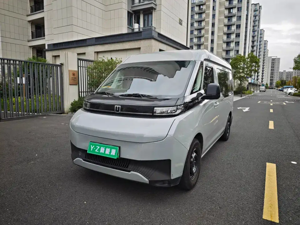 Yuan Cheng Farizon Super VAN Smart Wealth Edition Short Wheelbase Medium Roof 68kWh Smart Core 2025