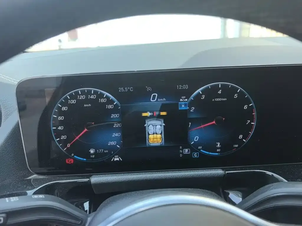 Mercedes-Benz GLA-Class GLA 220 2023 — фото 7