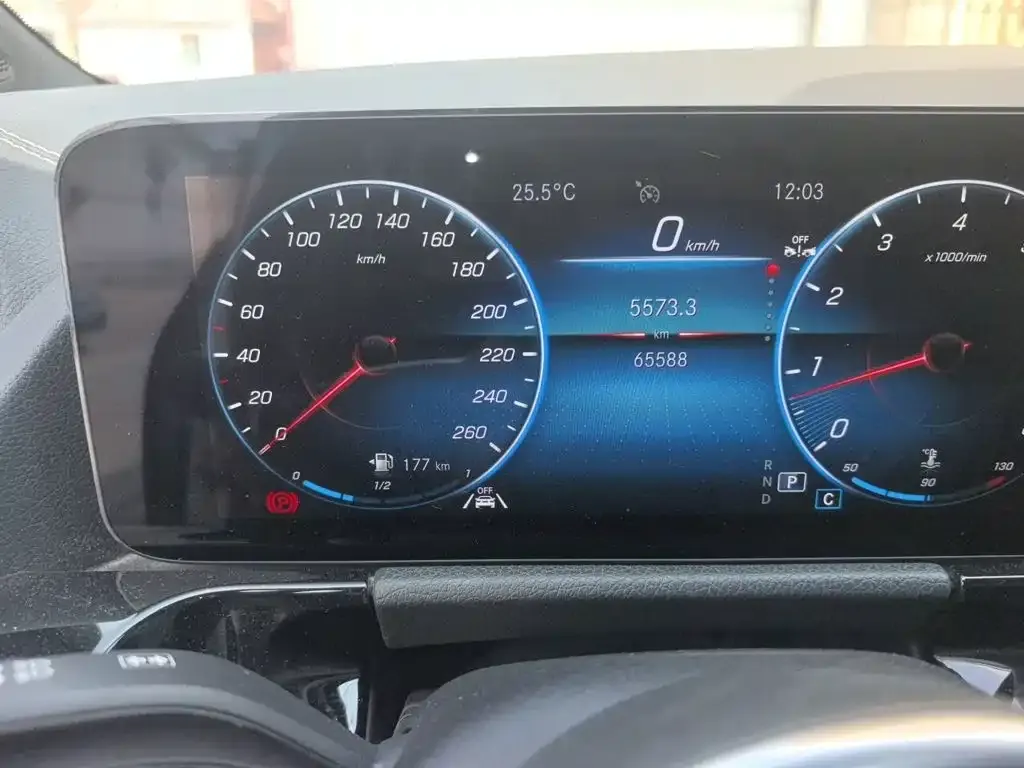 Mercedes-Benz GLA-Class GLA 220 2023 — фото 8