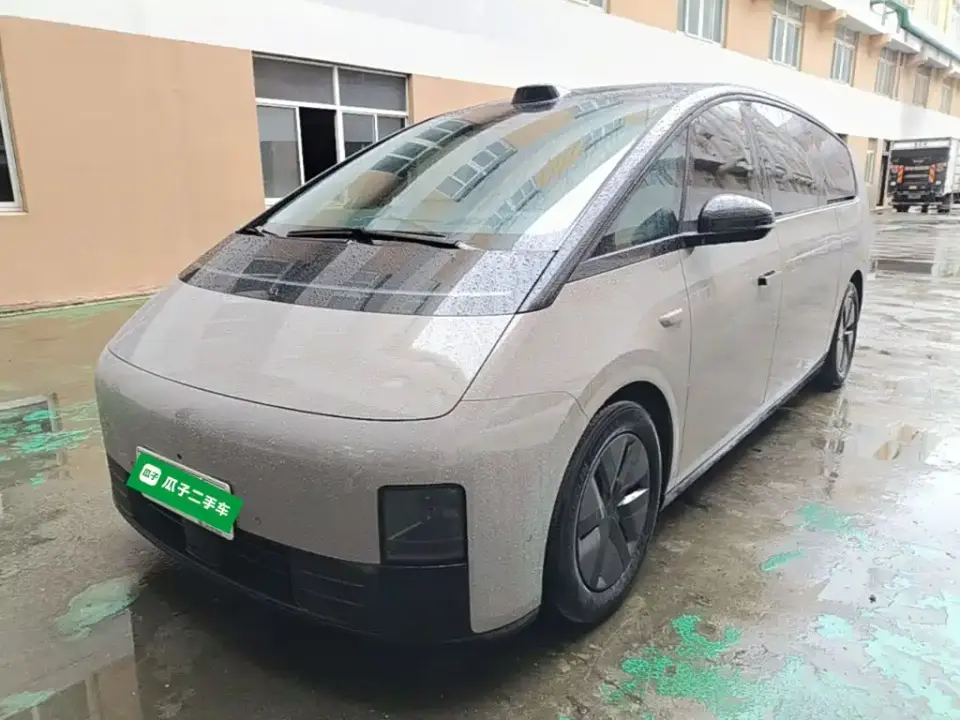 Li Auto MEGA Ultra 2024