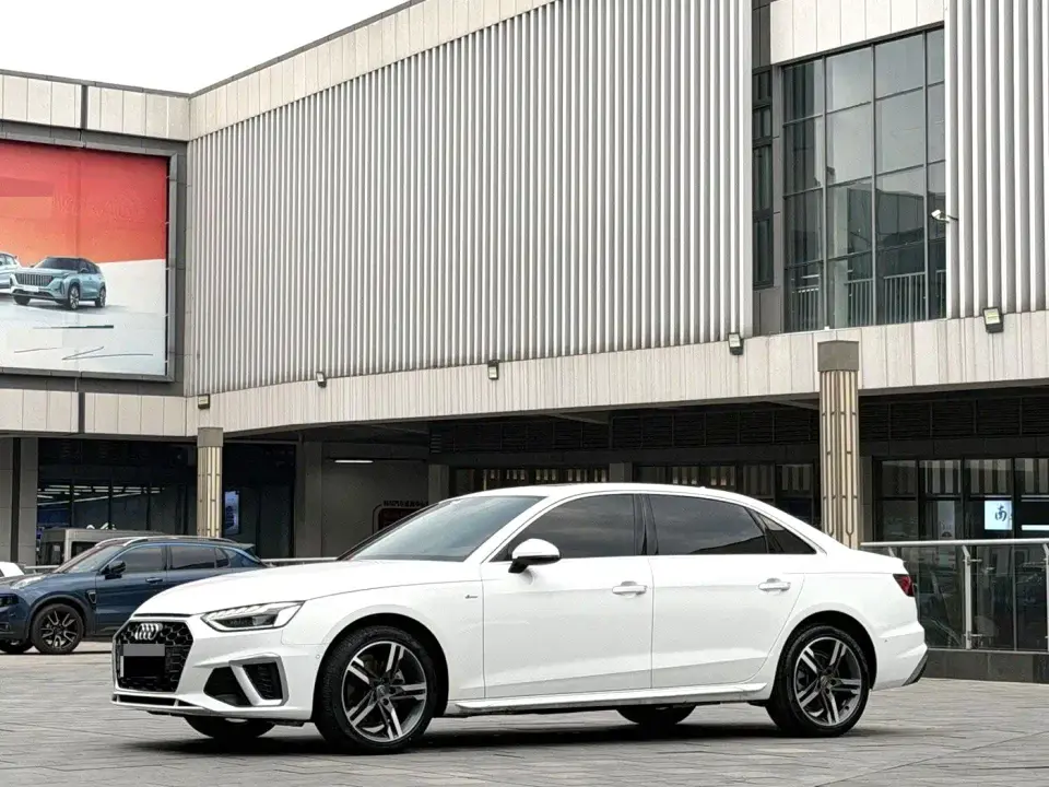 Audi A4L 40 TFSI Luxury Dynamic 2021