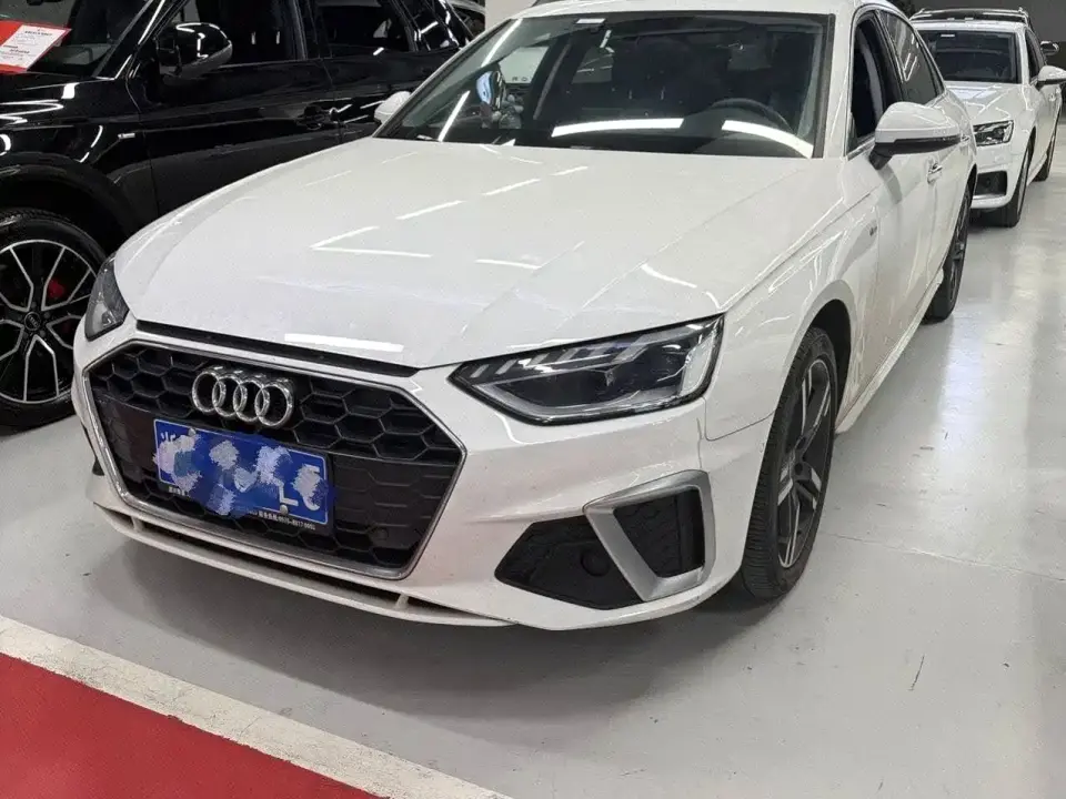 Audi A4L 40 TFSI Luxury Dynamic 2021
