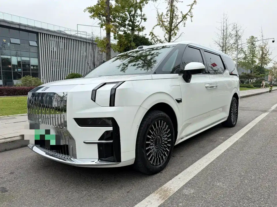 Zeekr 009 7-Seat Aisle Version 108kWh 2025