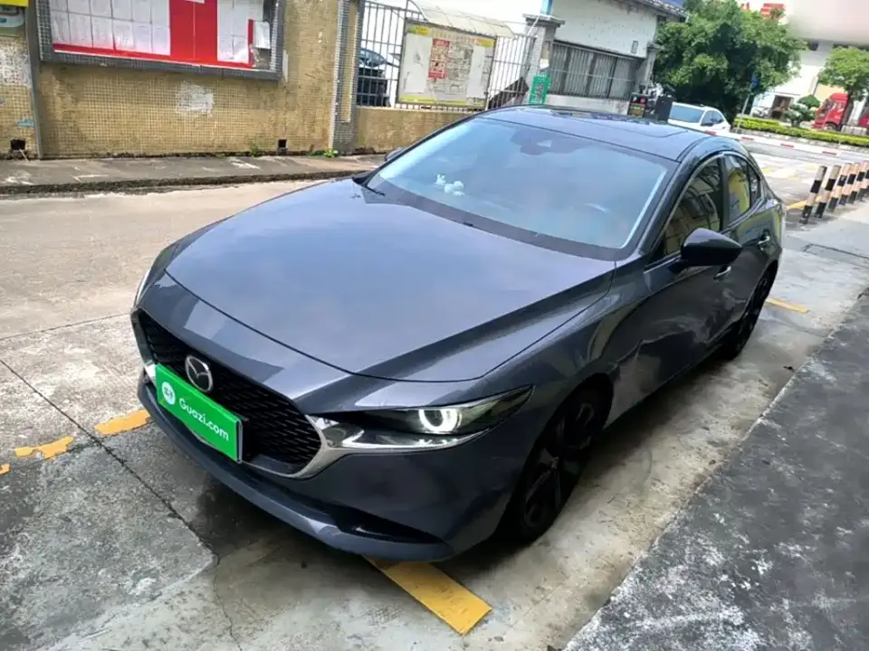 Mazda Mazda3 Axela 2.0L Automatic Quality Black Obsidian Edition 2022