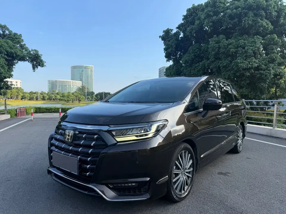 Honda Elysion 2.0L e:HEV Luxury 2022