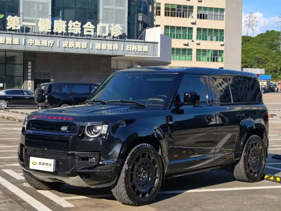 Land Rover Defender 110 5.0T V8 2025
