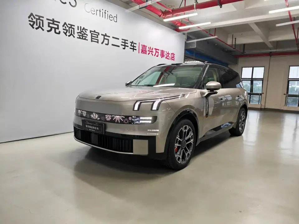 Lynk & Co 900 2.0T Ultra 2025