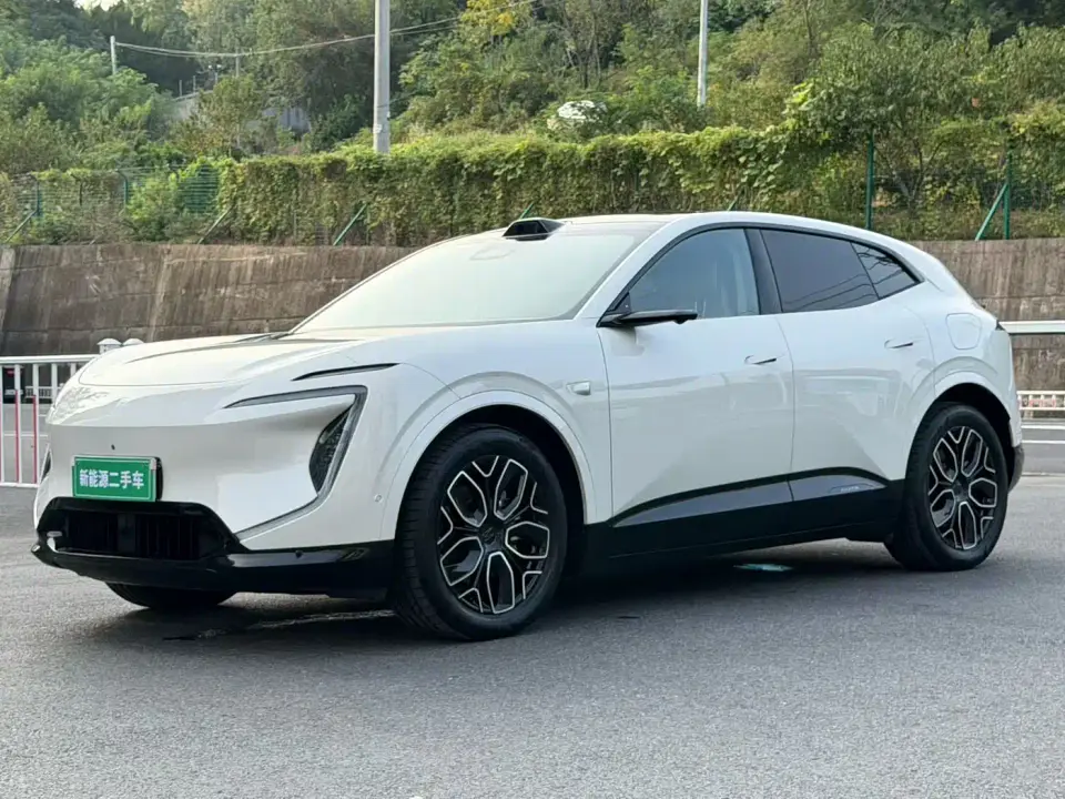 Avatr 07 model Ultra EV AWD 2025