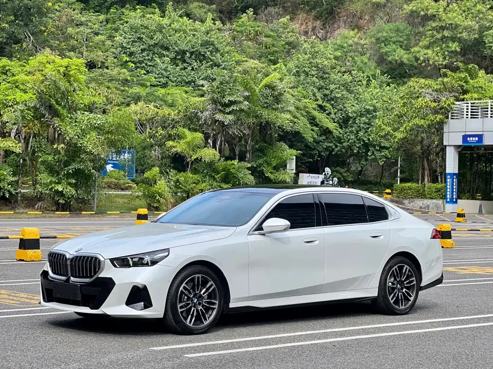 BMW 5 Series 530Li Leading M Sport Package 2026