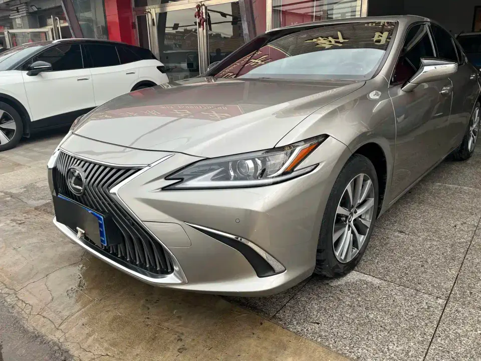 Lexus ES 200 Excellence 2020