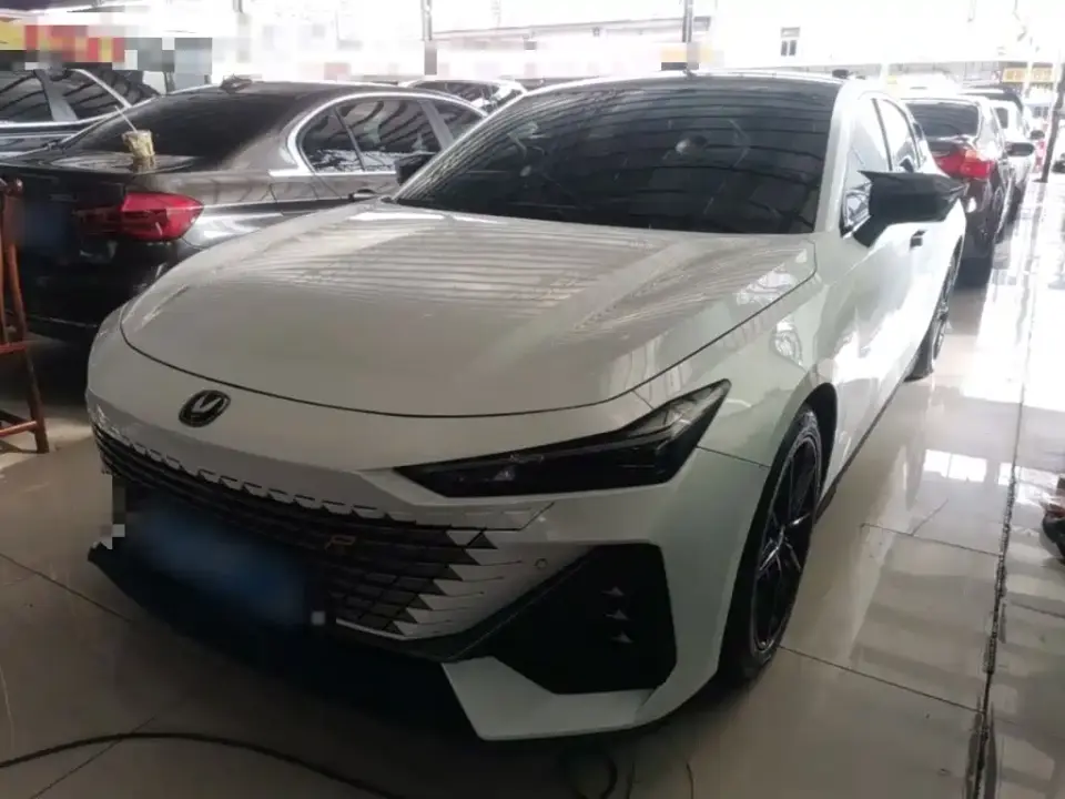 Changan UNI-V 1.5T Premium Model 2023