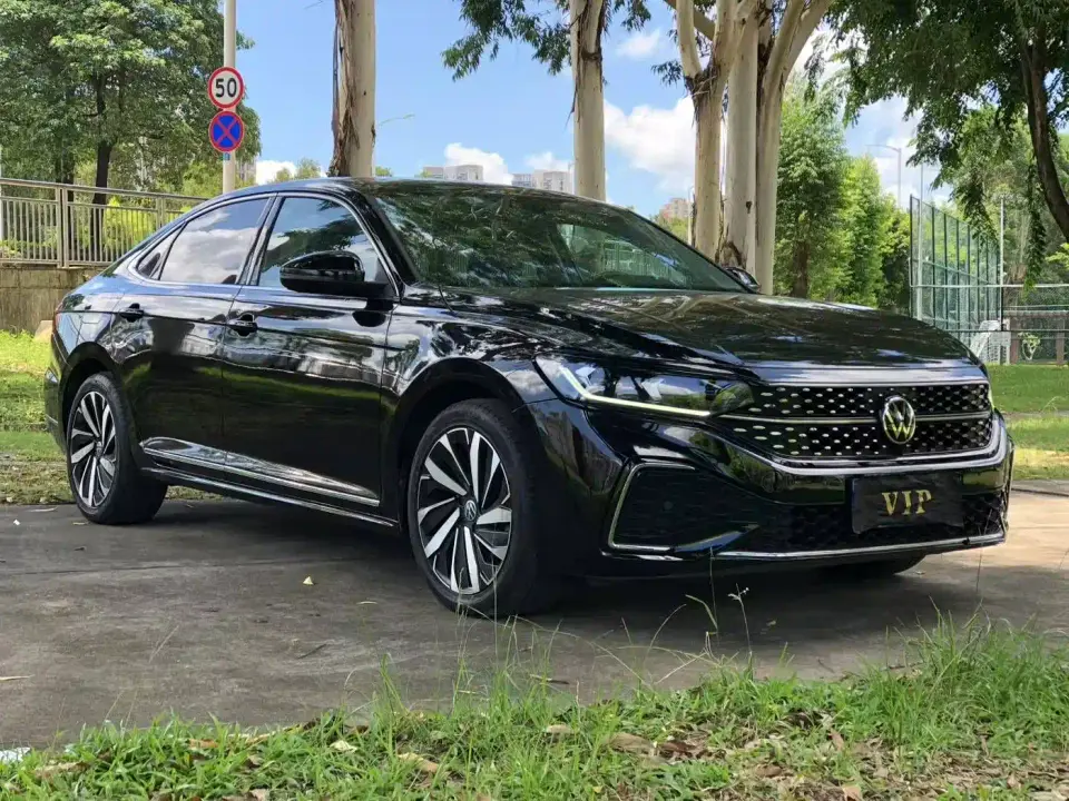 Volkswagen Passat 330TSI Starlight Elite Edition 2022
