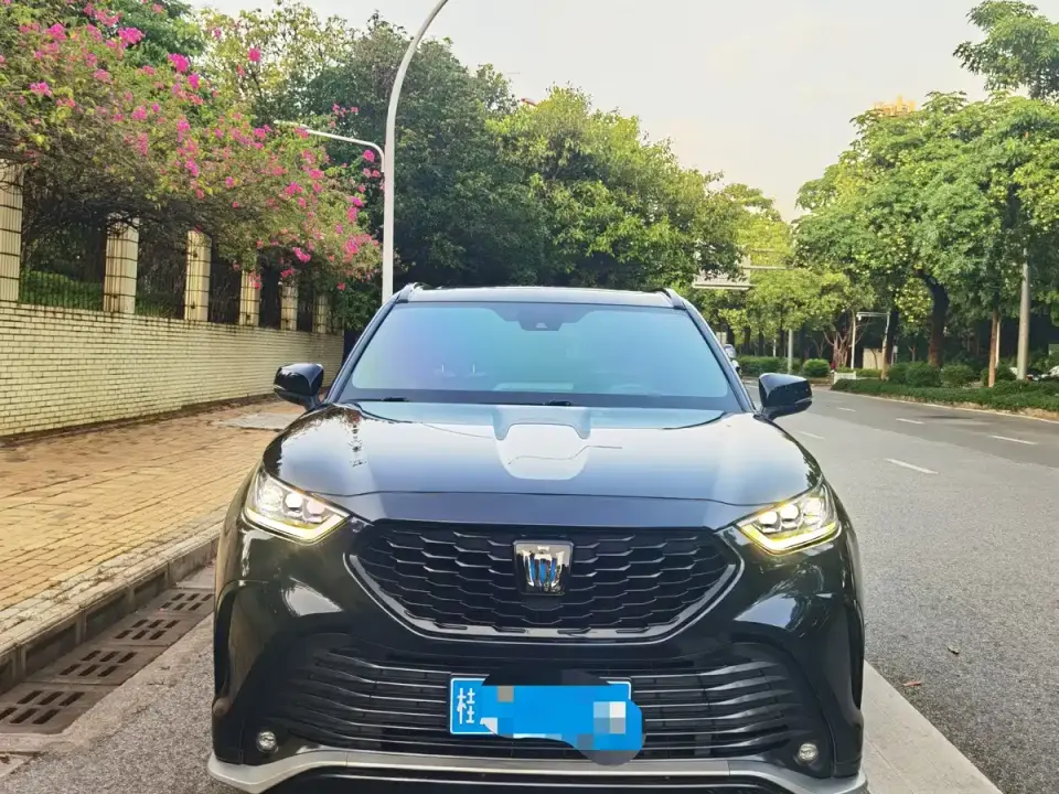 Toyota Crown Kluger 2.5L HEV 4WD Luxury 2022
