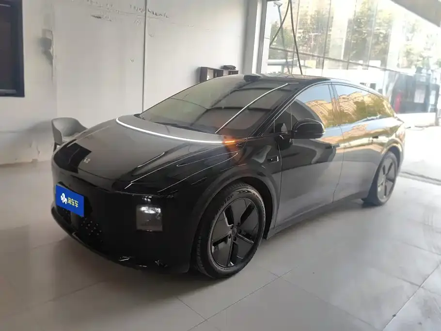 Li Auto i6 2WD Base Model 2026