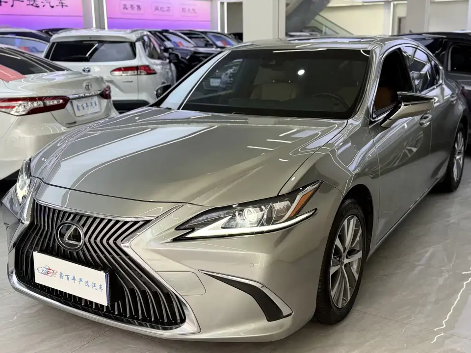 Lexus ES Model 260 Excellence Edition 2021