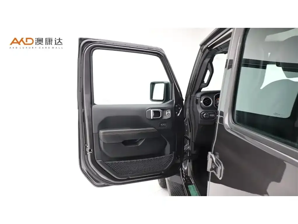 Jeep Wrangler Model 2.0T Sahara Four-Door Version 2025 — фото 10